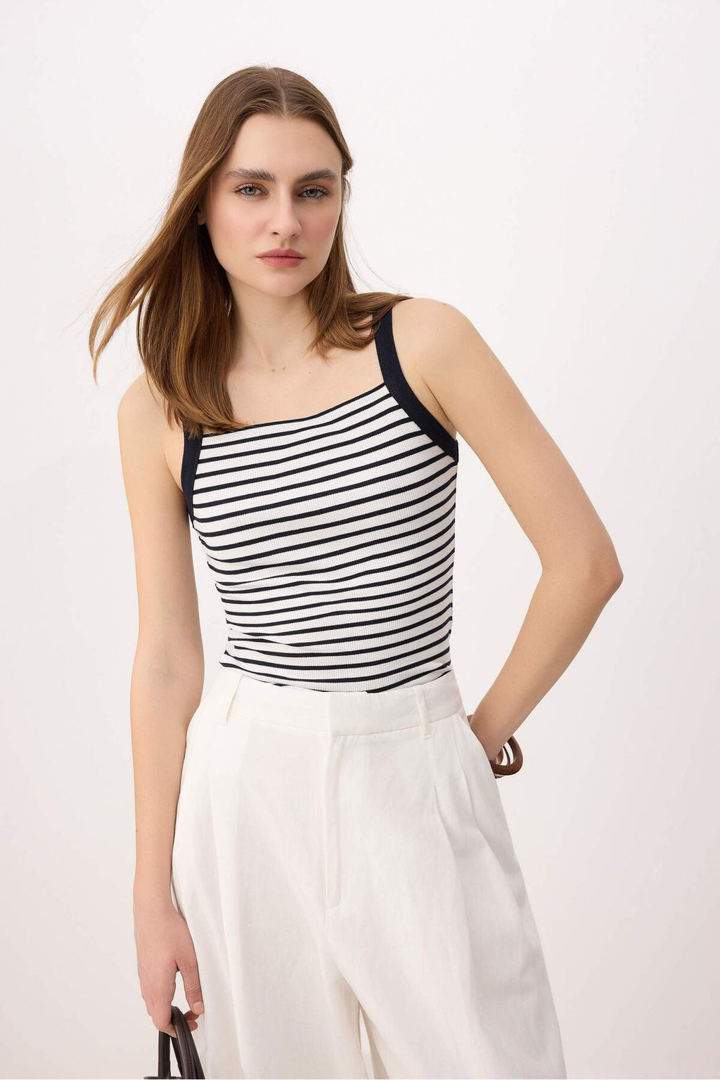 Siyah Cizgili Fitted/Vucuda Oturan Halter Yaka Kolsuz Uzun Fitilli Esnek Orme Atlet TWOSS26AL00019 - Trendyolmilla фото 6