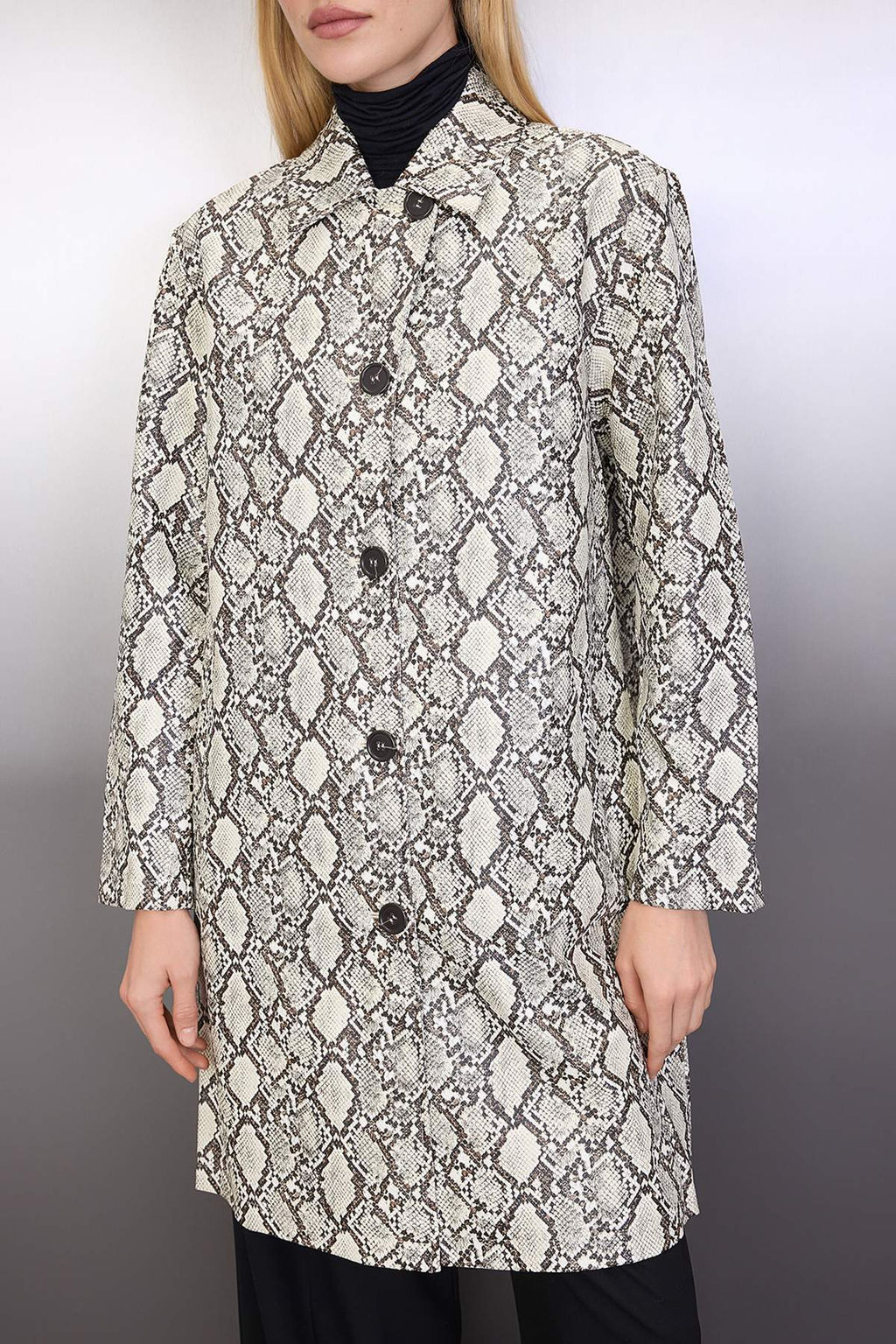 Cok Renkli Y?lan Desenli Suni Deri Mono Kapama Oversize Uzun Trenckot TWOAW26TR00003 - Trendyolmilla фото 8