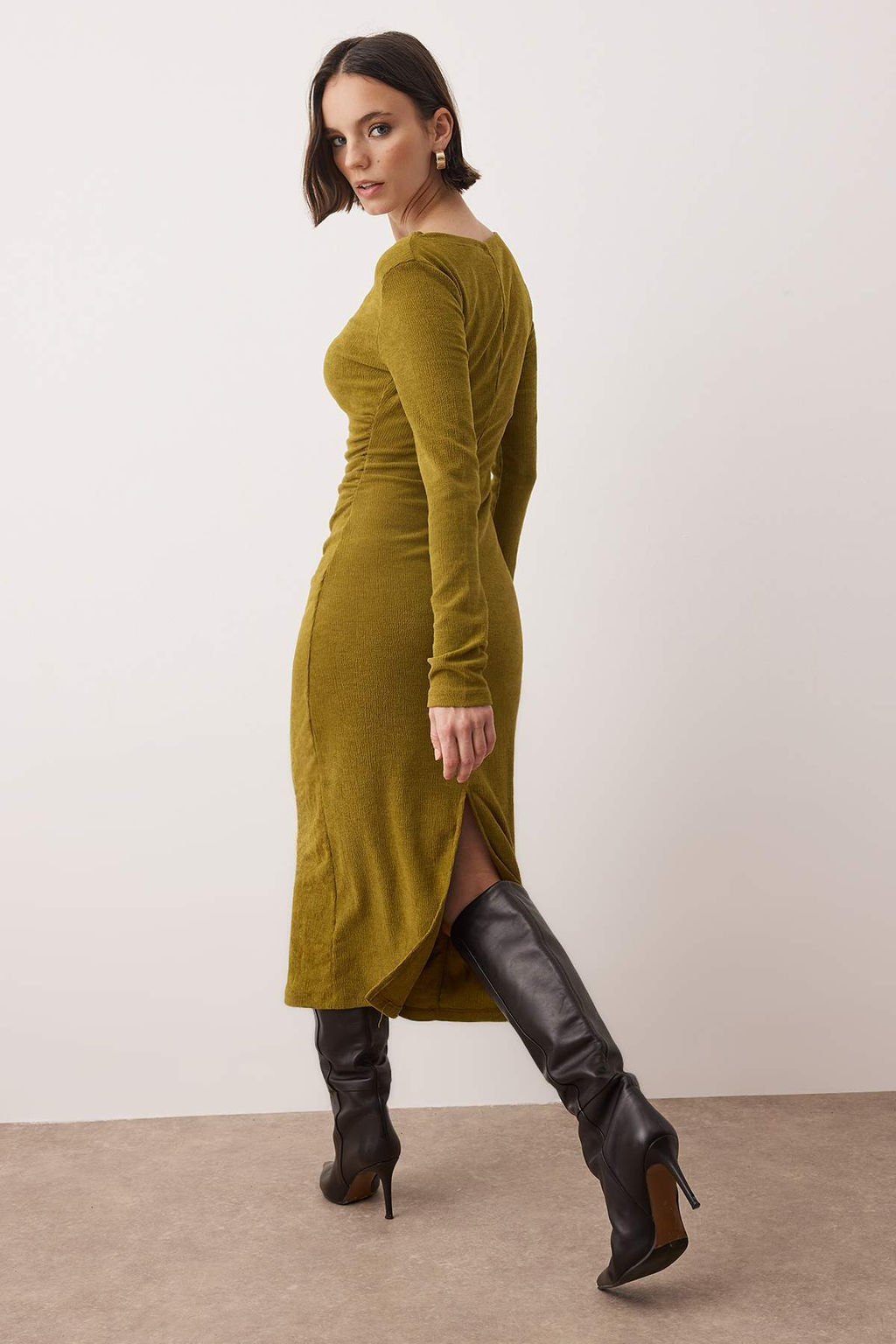 Yesil Kay?k Yaka Beli Buzgulu Esnek Bodycone/Vucuda Oturan Midi Orme Elbise TWOAW26EL00299