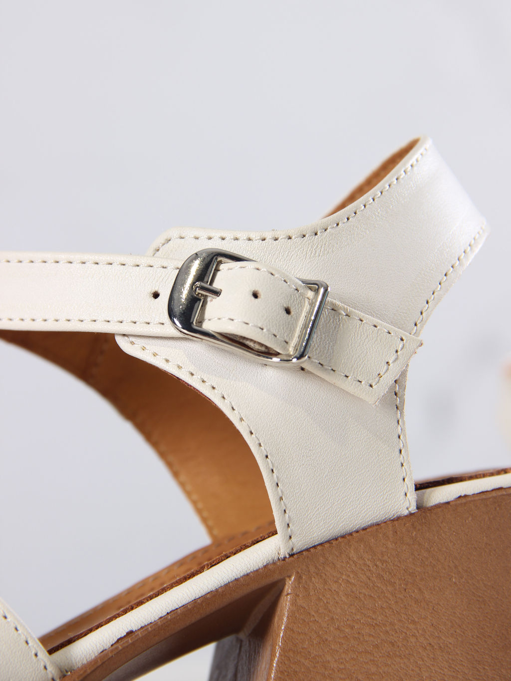 Босоножки 5035.23663bе.Вакса белый+коричневый