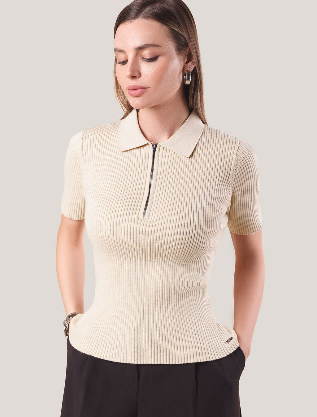 D39.351 Джемпер женский бежевый меланж