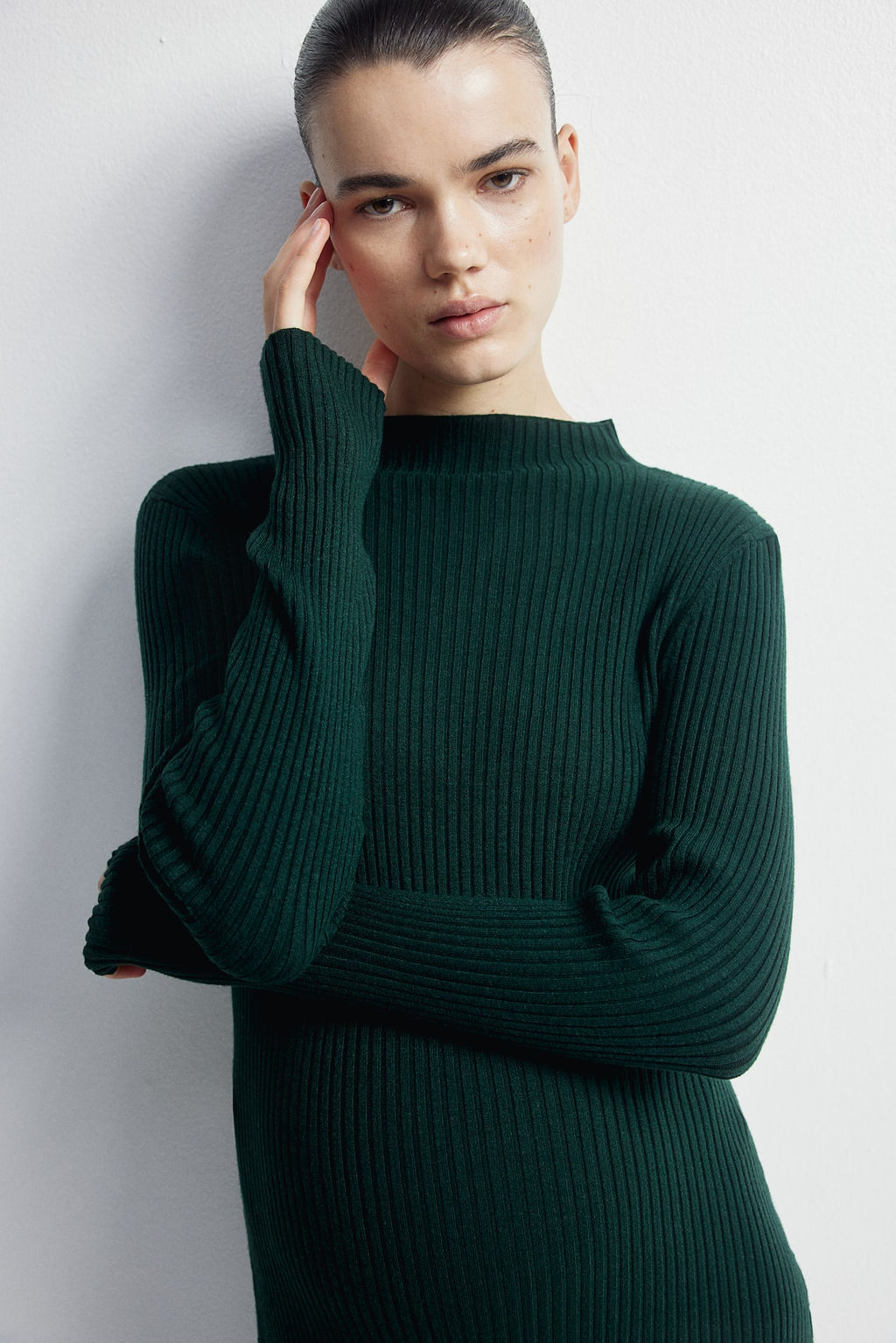 MAMA Vestido en punto acanalado con cuello perkins - H&m фото 2