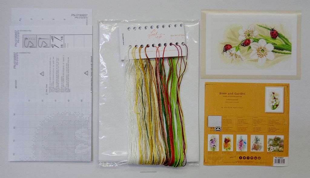 Набор для вышивания LANARTE PN-0190657 Парад божьей коровки 33 x 22 см