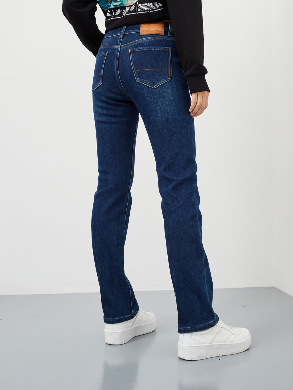 Утепленные женские джинсы широкого кроя на флисе - Mossmore фото 7