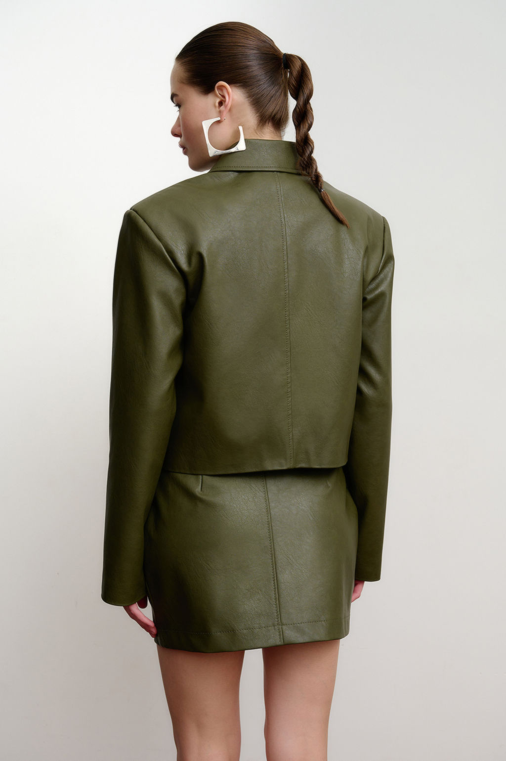 Куртка укороченная из экокожи с накладными карманами - Mollis фото 3