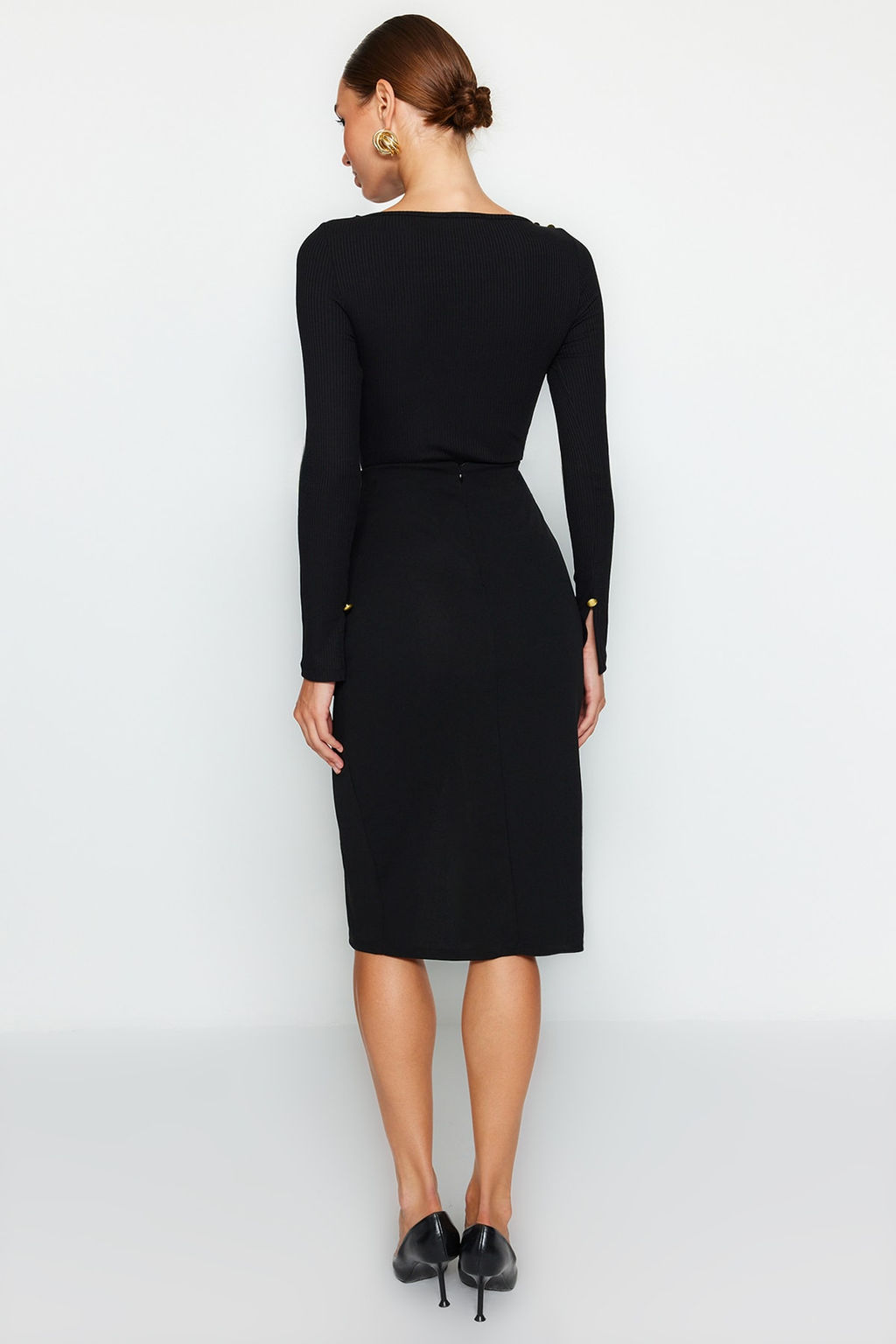 TRENDYOLMILLA Siyah Smart Scuba Krep Dugmeli Midi Y?rtmacl? Esnek Orme Etek TWOAW24ET00161 фото 6