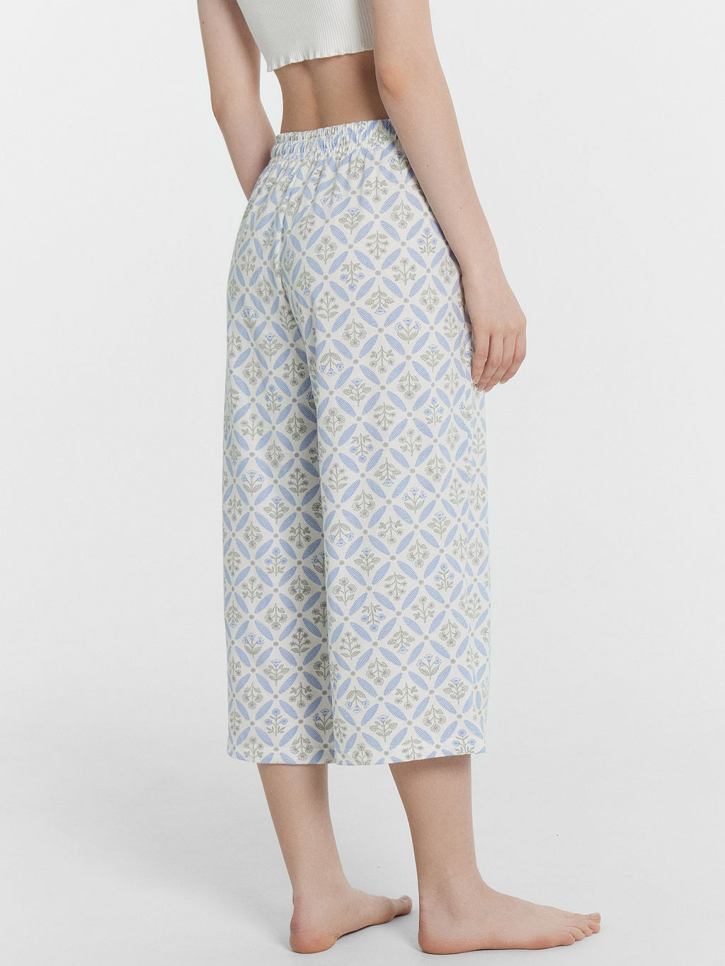 Бриджи женские белые с цветочным орнаментом - Mark formelle фото 4