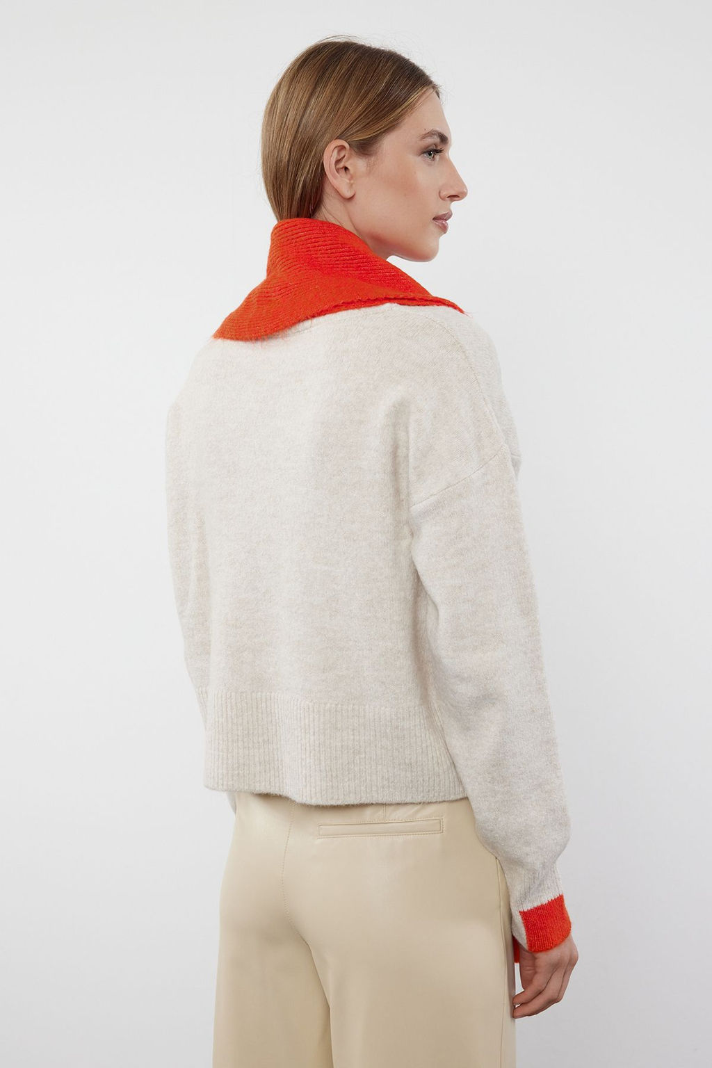 Bej Yumusak Dokulu Atk?l? Triko Kazak TWOAW25KZ00205