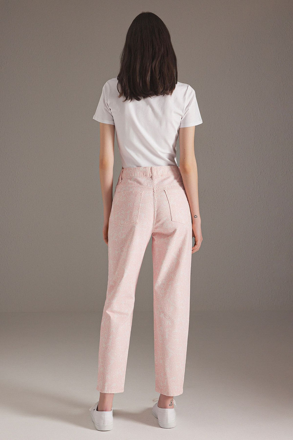 Pembe Sal Desenli Yuksek Bel Mom Jeans TWOSS25JE00237 - Trendyolmilla фото 4