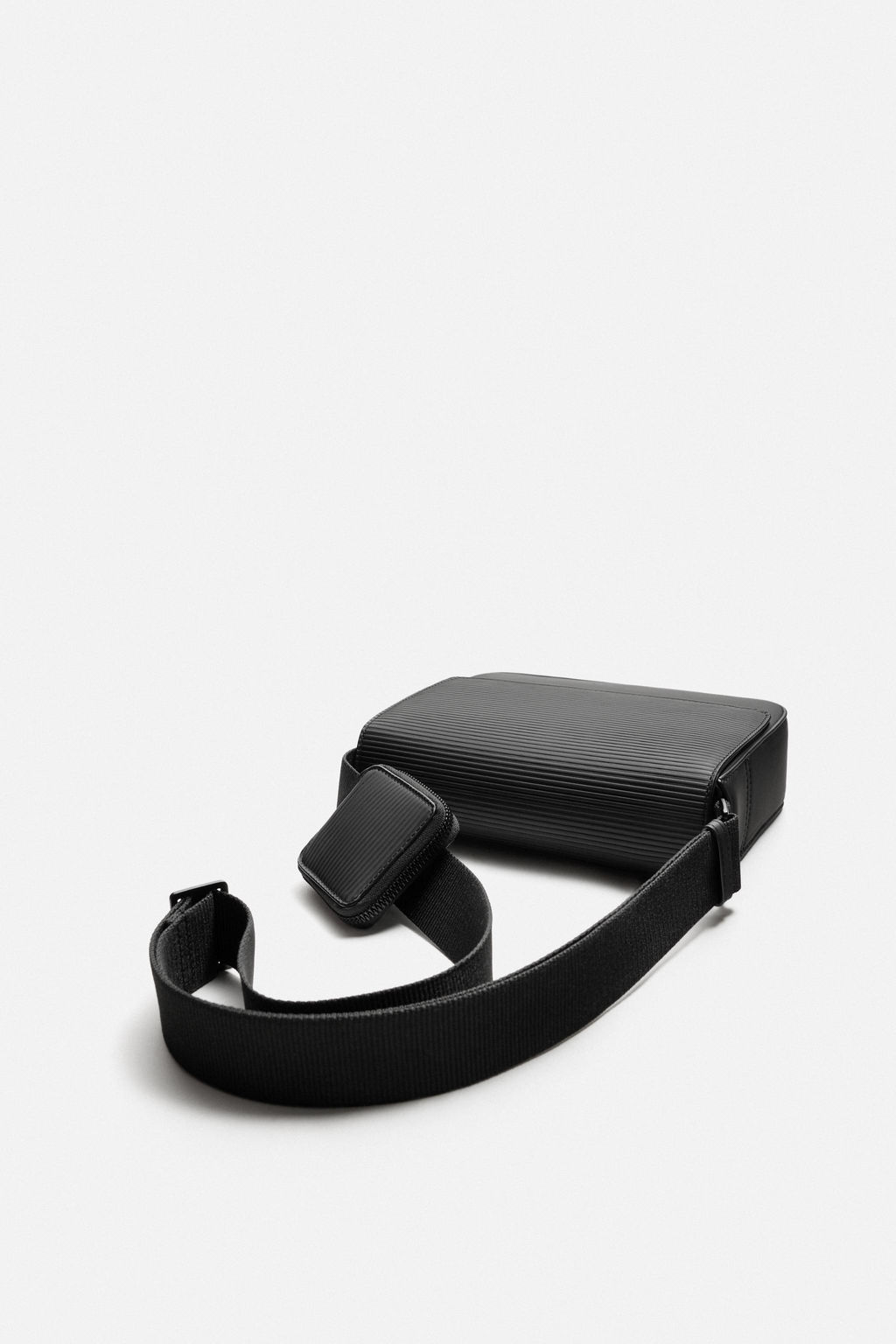 RUBBERISED TEXTURED CROSSBODY BAG - Zara фото 4
