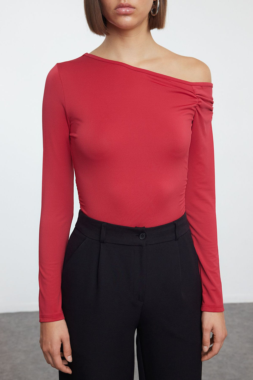 TRENDYOLMILLA K?rm?z? Fitted/Vucuda Oturan Asimetrik Yaka Esnek C?tc?tl? Orme Body TWOAW25BD00009  фото 3