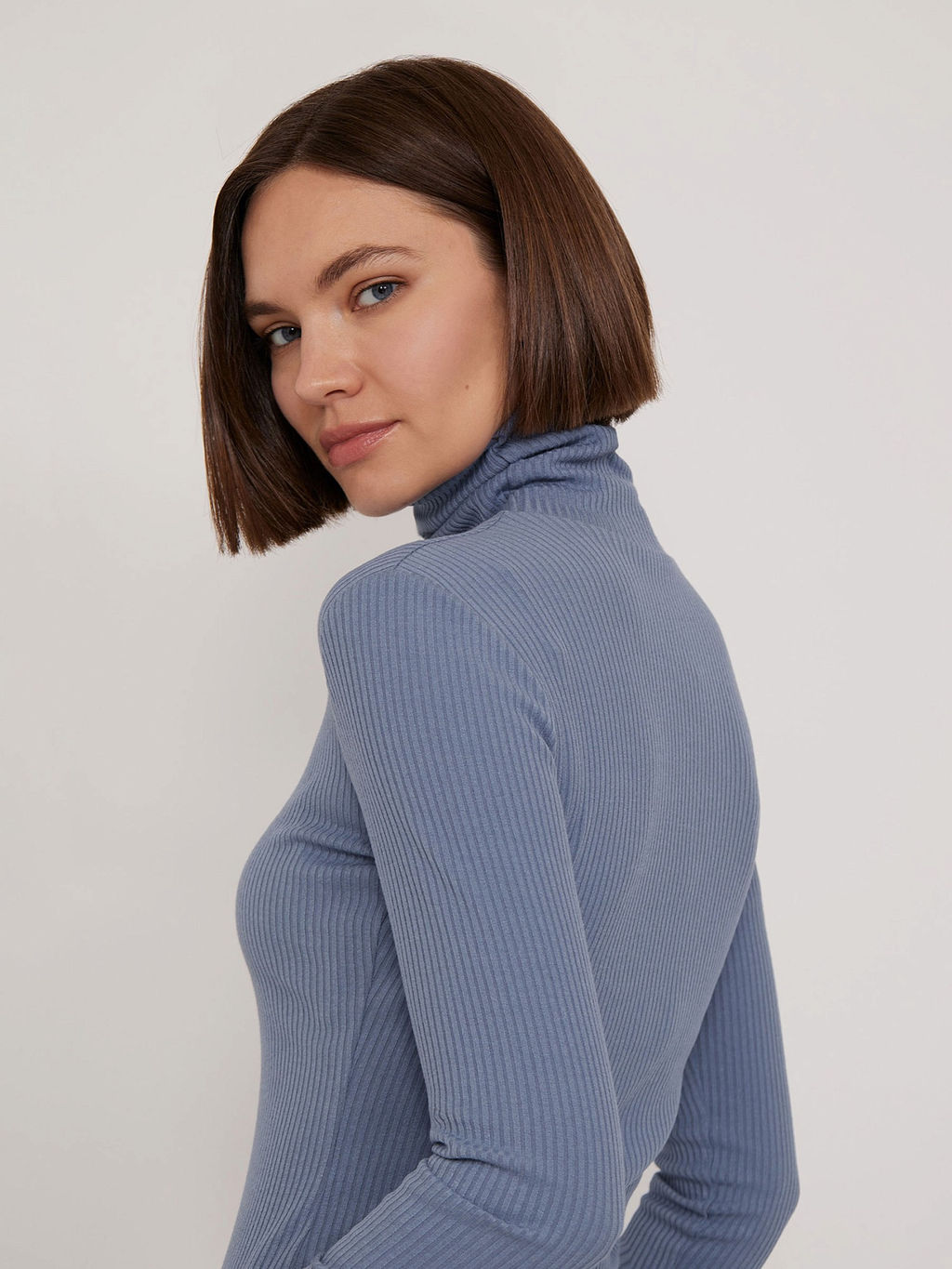 Трикотажная водолазка B2285/tuman