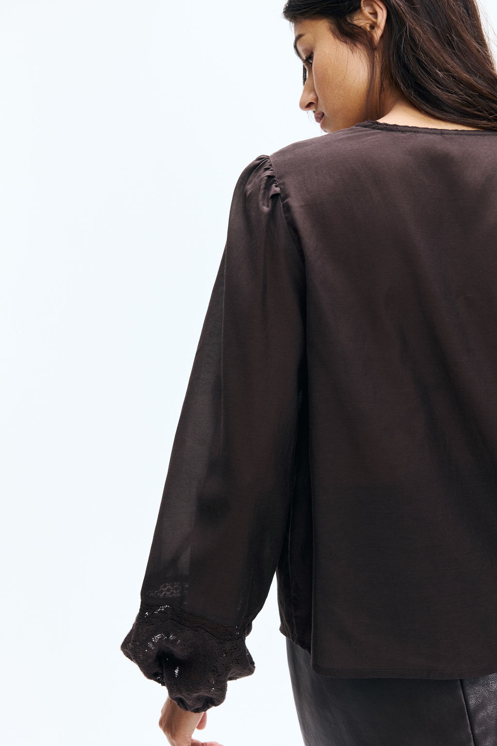 Blusa con detalles de encaje - H&m фото 4
