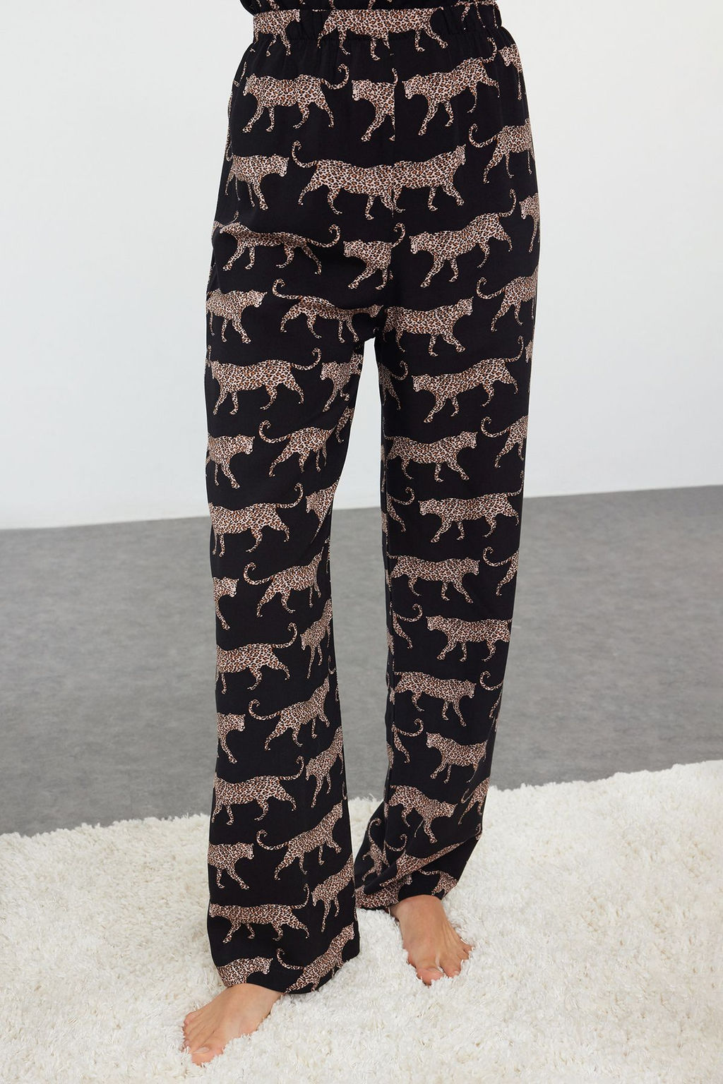 Siyah Kaplan Desenli Viskon Dokuma Pijama Tak?m? THMAW25PT00035