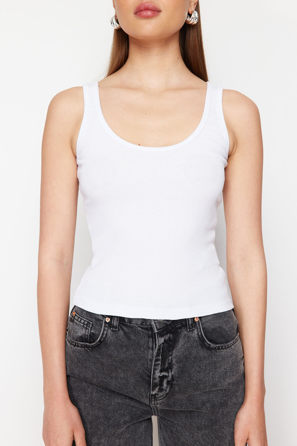 TRENDYOLMILLA Siyah-Beyaz Fitted/Vucuda Oturan Havuz Yaka Fitilli Esnek Orme Atlet TWOSS24AL00050 фото 3