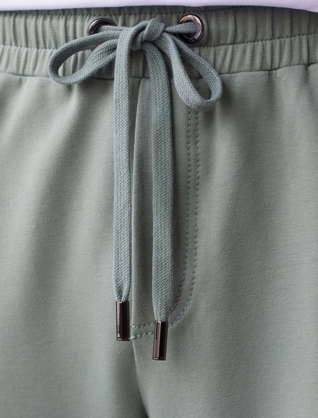 Брюки прямые на резинке из футера двухнитки с эластаном с затяжкой по низу