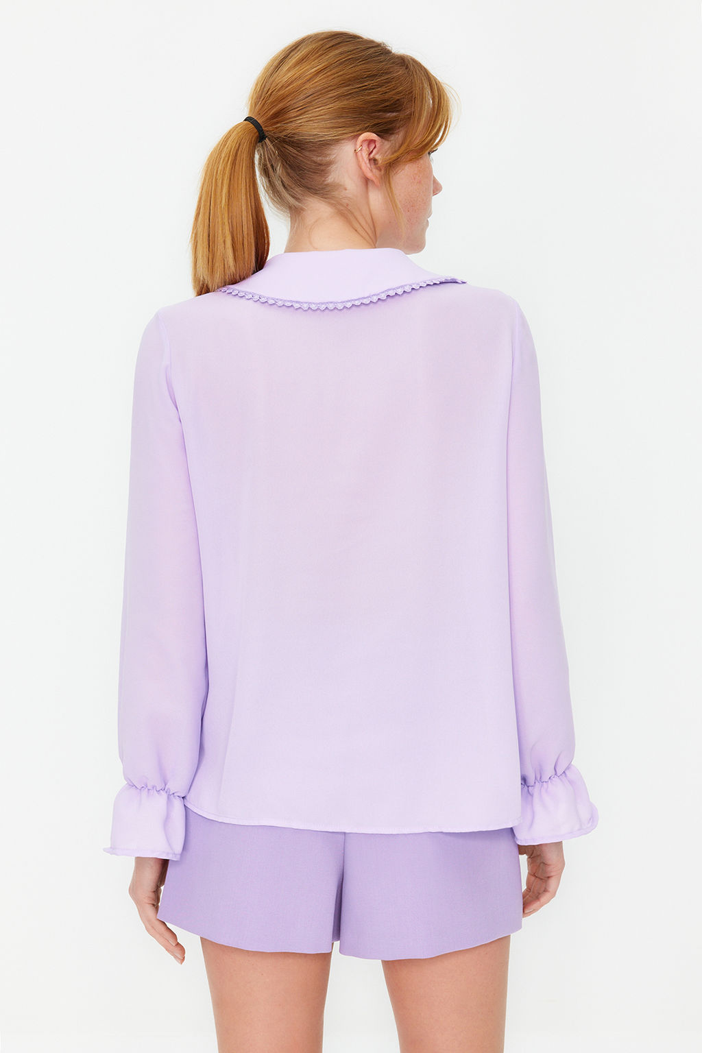 TRENDYOLMILLA Beyaz Bebe Yaka Ponpon Detayl? Regular Normal Kal?p Dokuma Gomlek TWOAW21GO0717  фото 7