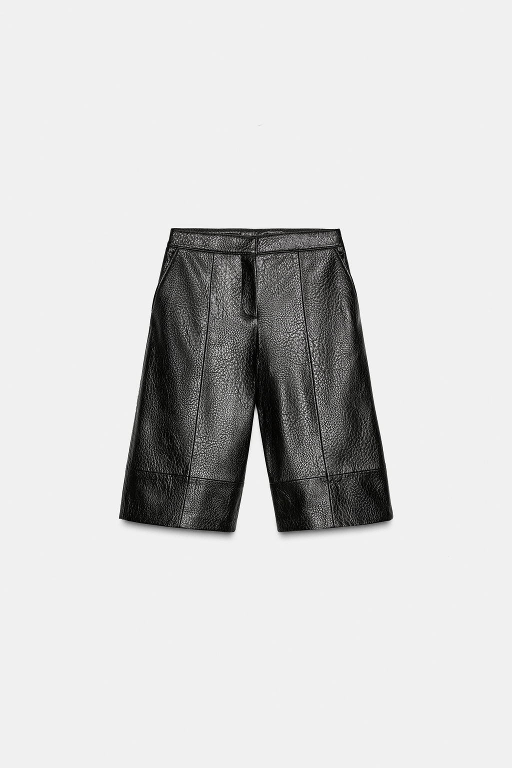 BERMUDA LARGA EFECTO PIEL / Negro - Zara фото 6