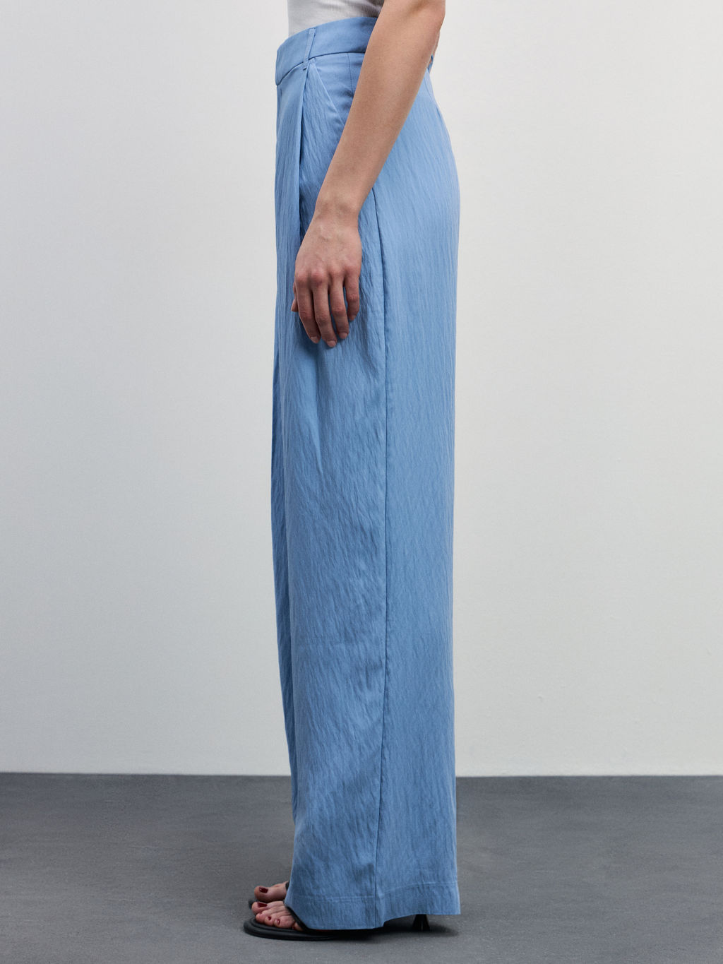 Брюки прямого кроя из вискозы с защипами / Zarina  фото 3