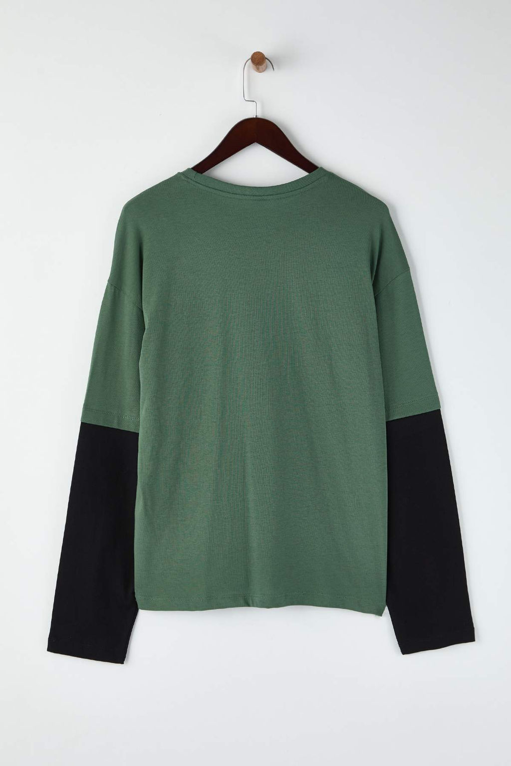 Yesil - Siyah Oversize/ Genis Kesim Etiketli Uzun Kollu T-Shirt TMNAW26TS00002