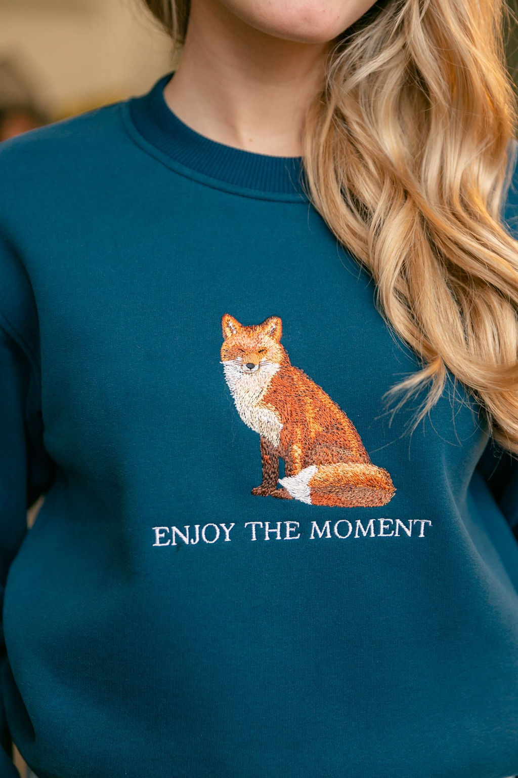 Свитшот женский Enjoy the moment - Captain's mate фото 2