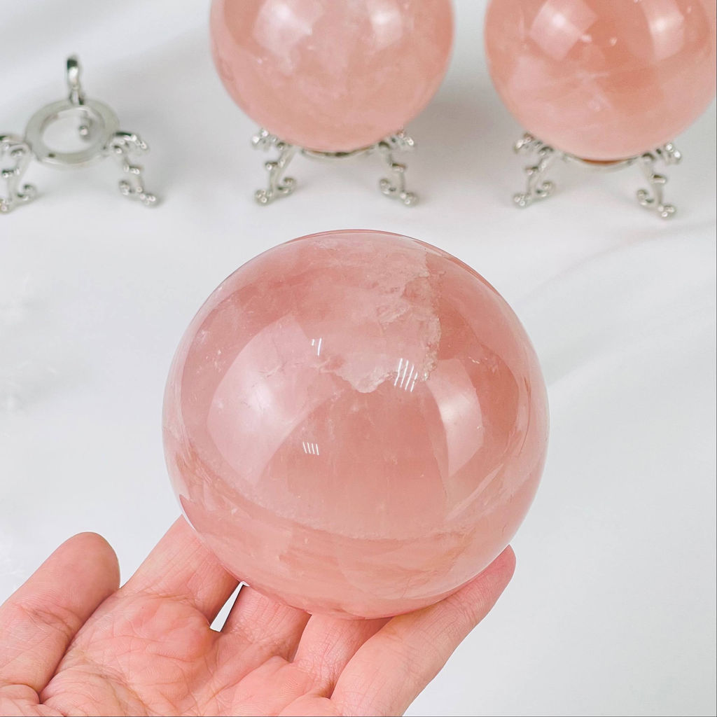 Шар из мадагаскарского Розового кварца