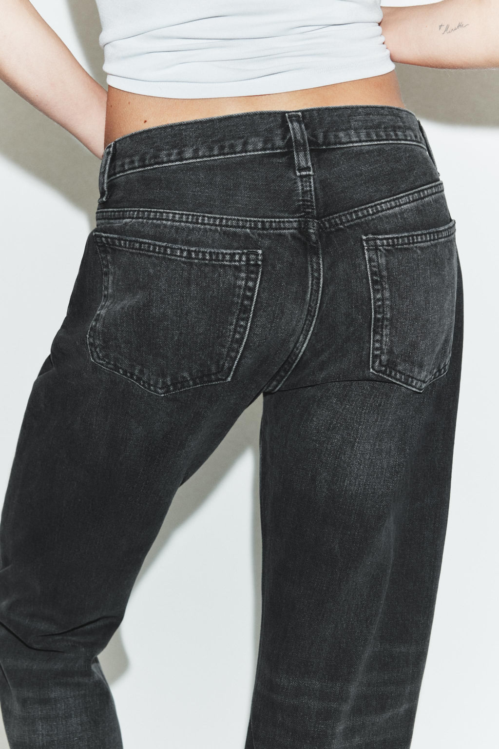 JEANS TRF RECTOS FOLD UP TIRO MEDIO / Negro - Zara фото 4