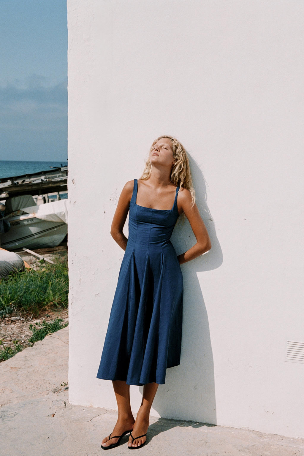 VESTIDO MIDI POPEL?N GODETS / Marino