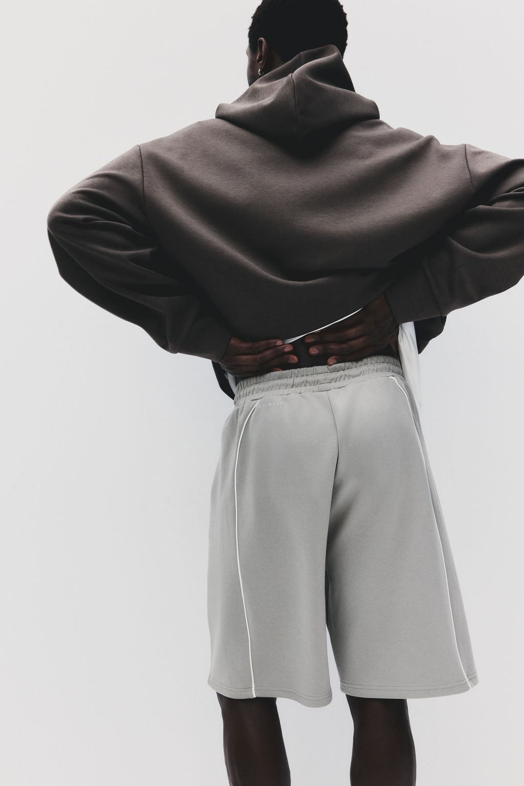 Pantal?n corto de deporte con DryMove Loose Fit - H&m фото 8