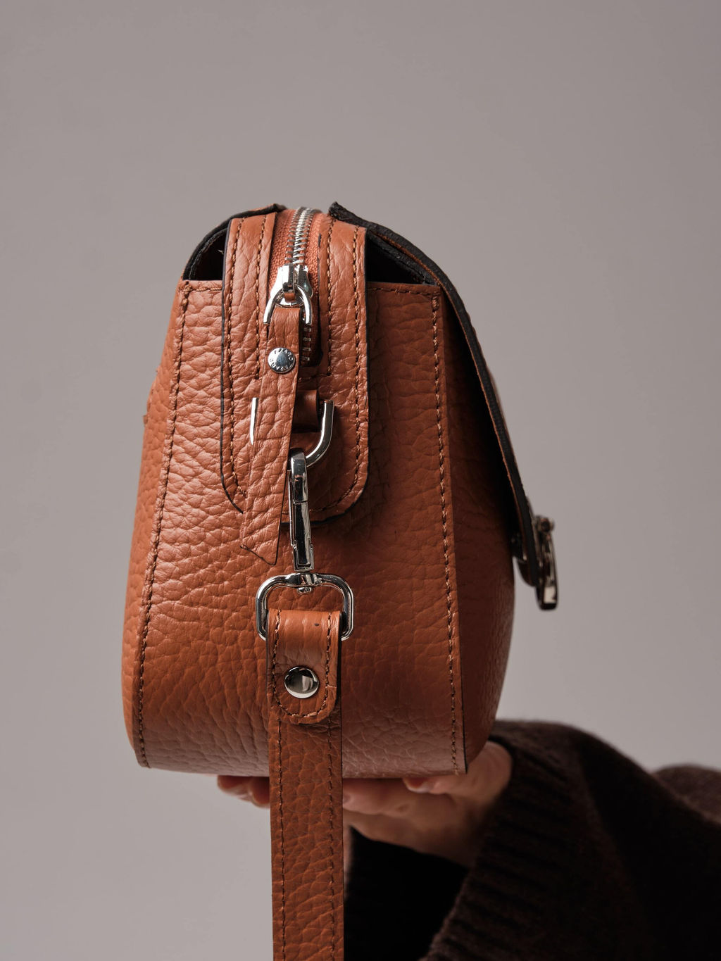 Женская сумка кросс-боди Azaro 3684 коричневый камень соло