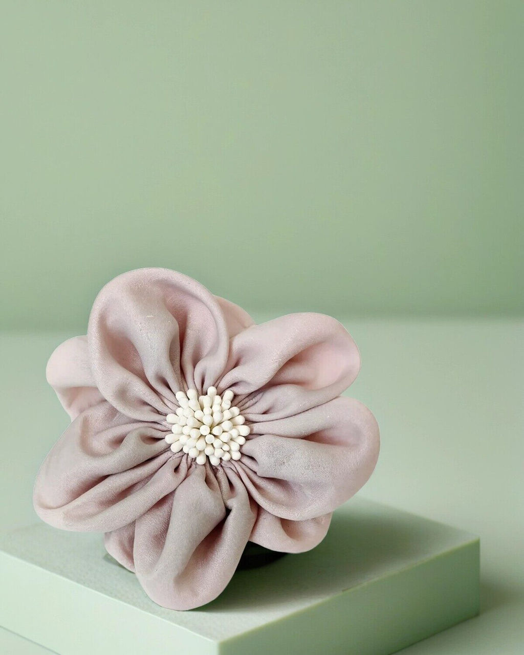 Бант для волос на резинке