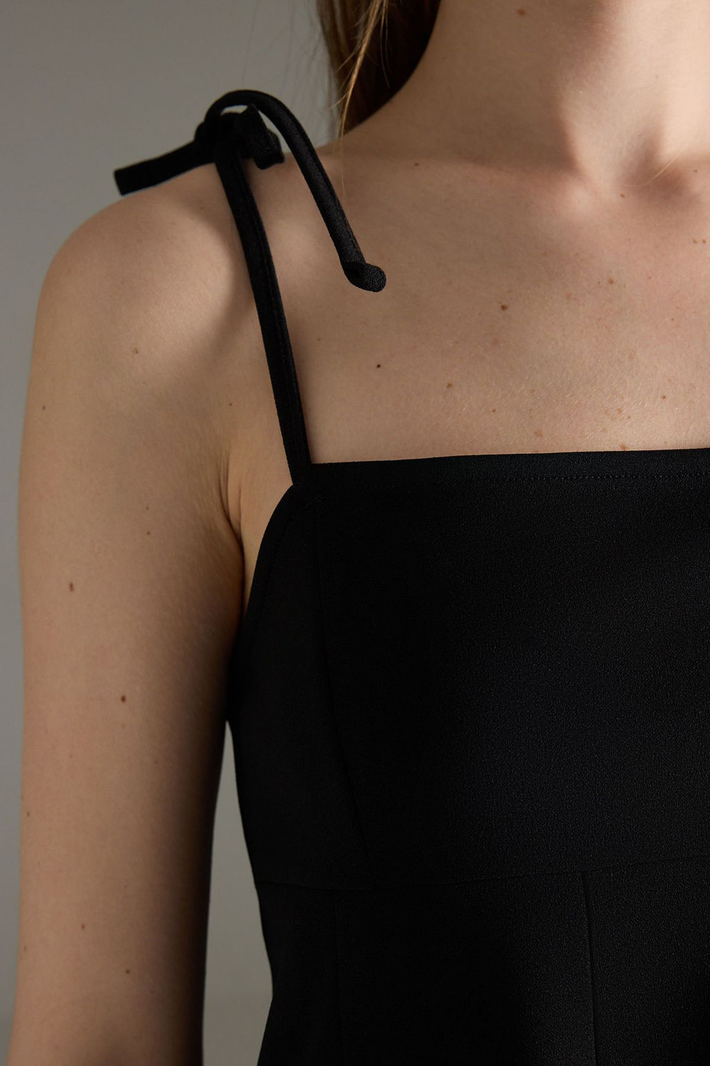 Siyah Belden Oturmal? Peplum Ask?l? Baglama Detayl? Orme Bluz TWOSS25BZ00528 - Trendyolmilla фото 3