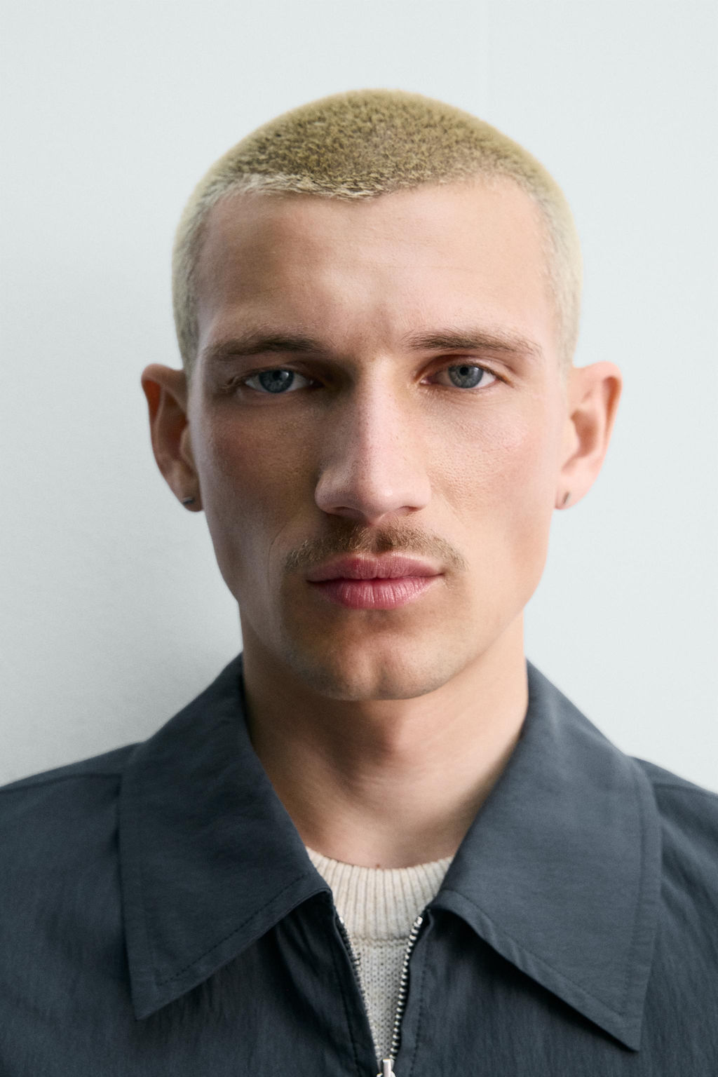 SOBRECAMISA FLUIDA REGULAR FIT / Marino oscuro