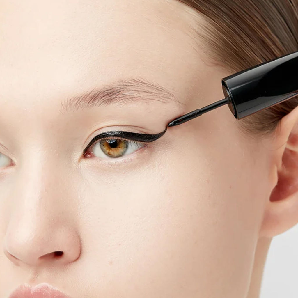 Provoc Жидкая подводка для глаз с роликом / Eyeliner Wheel 02 Shiny Black, черный глянцевый