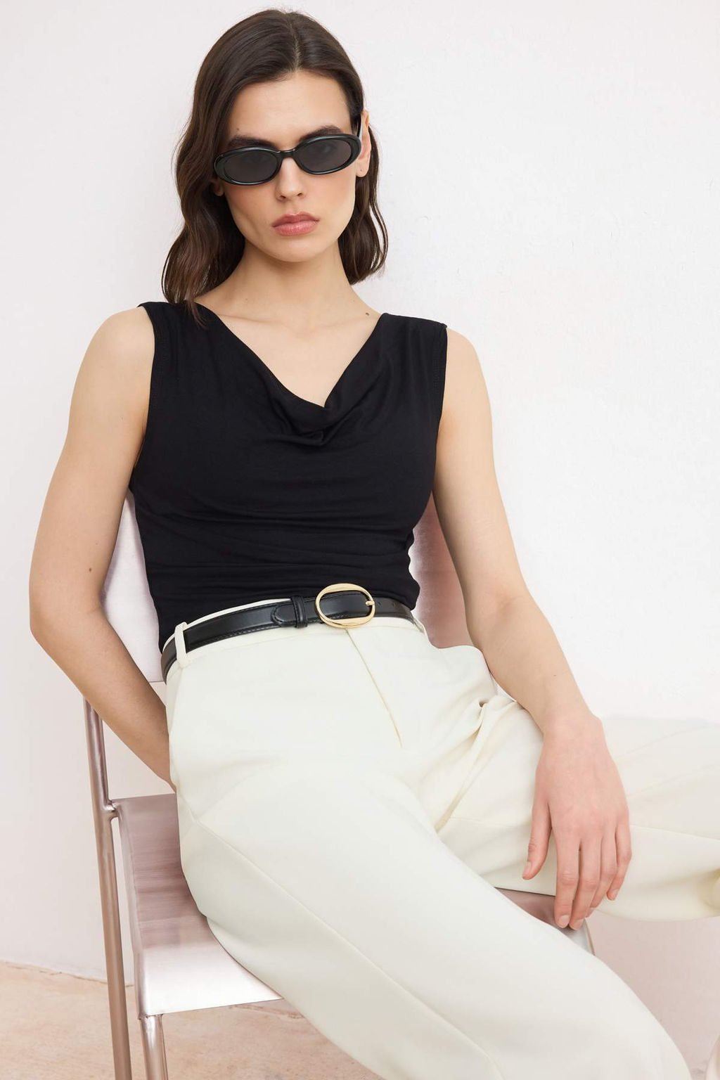 Siyah Fitted/Vucuda Oturan Degaje Yaka Kolsuz Yumusak Orme Bluz TWOSS26BZ00464