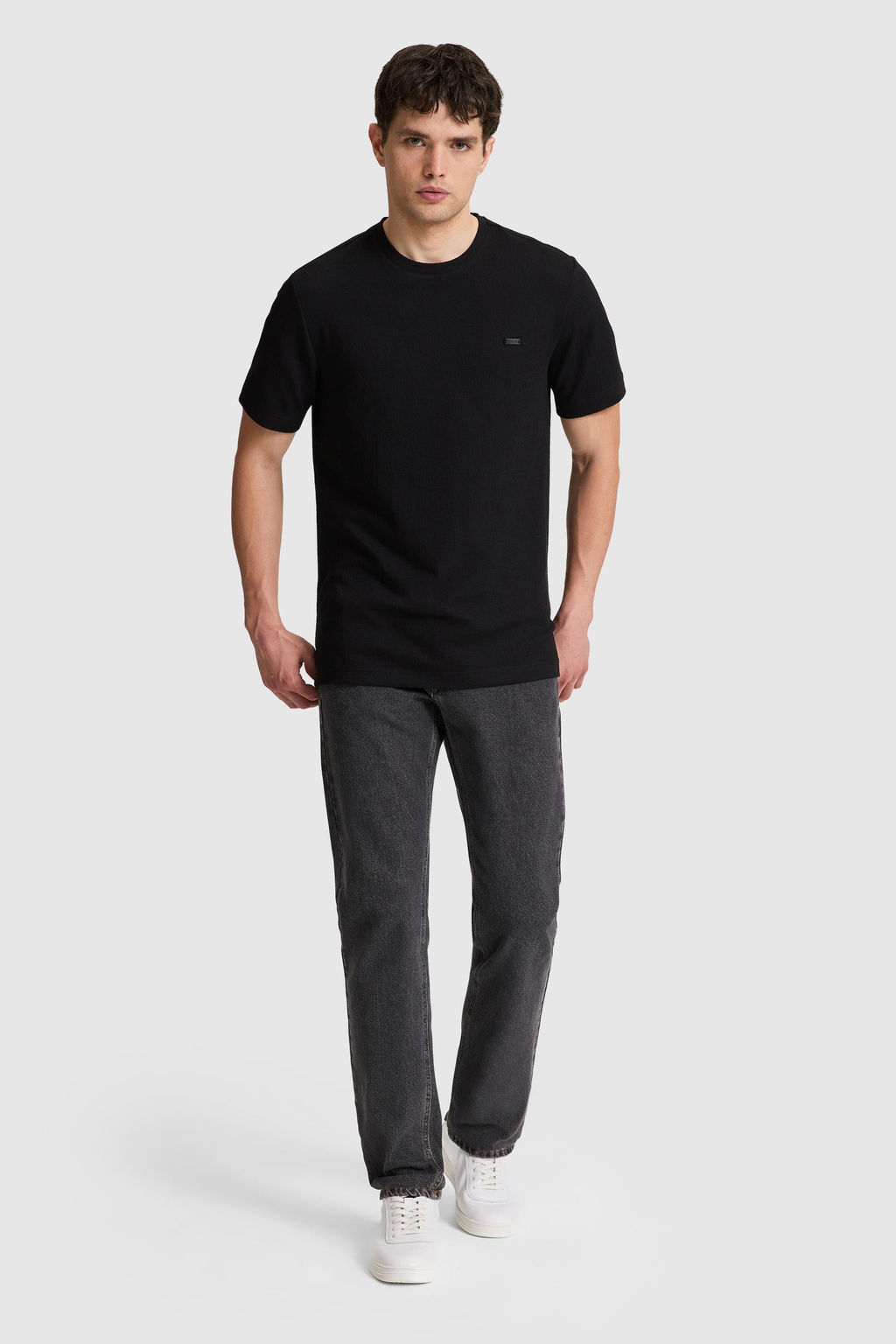 Erkek Siyah Regular Fit Bisiklet Yaka Ti__rt