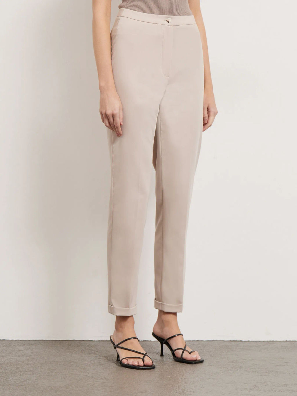 Брюки зауженного кроя - Emka фото 4