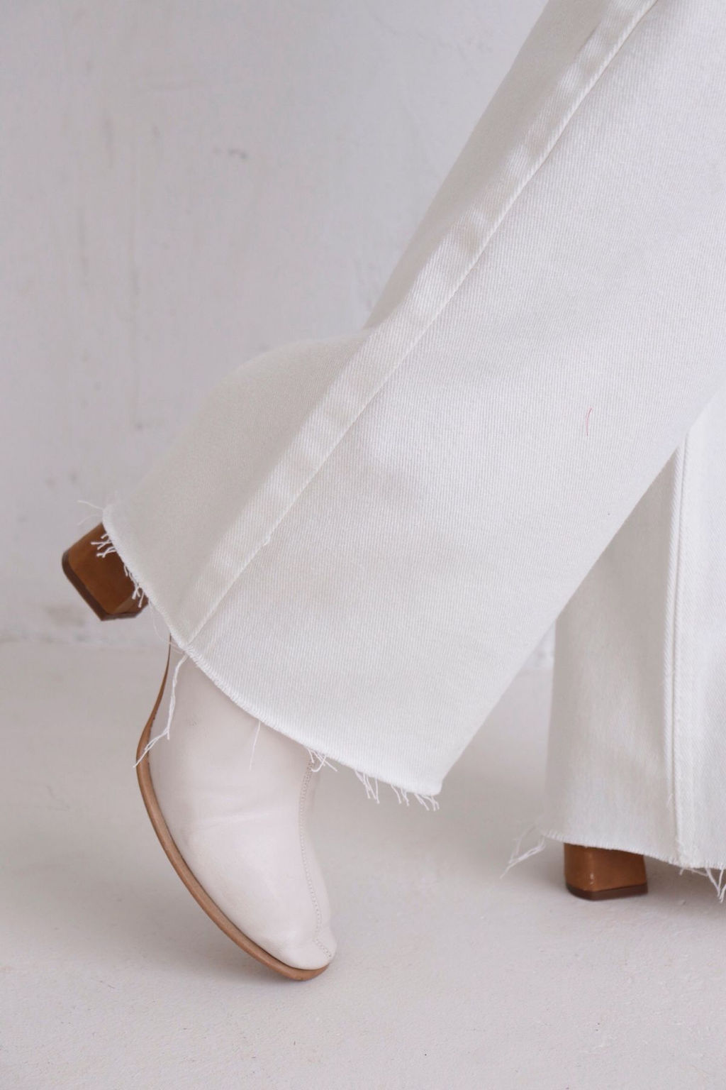 12218 Джинсы белые - Martichelli фото 7