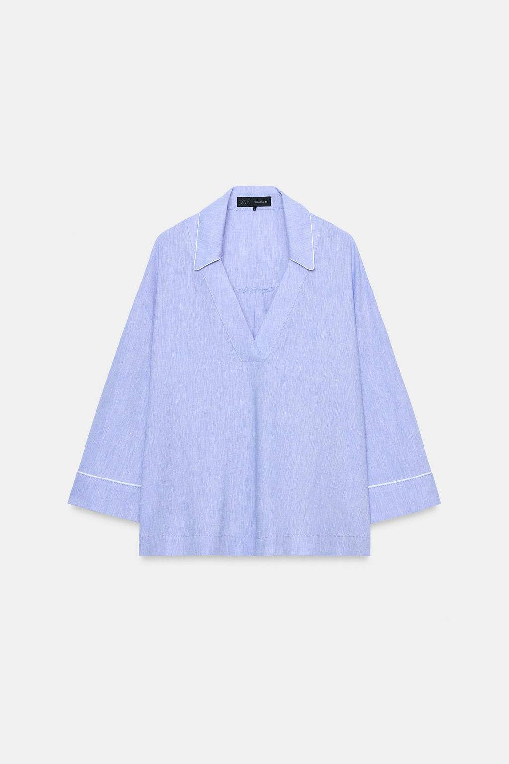 BLUSA CON LINO DETALLE VIVOS / Azul claro