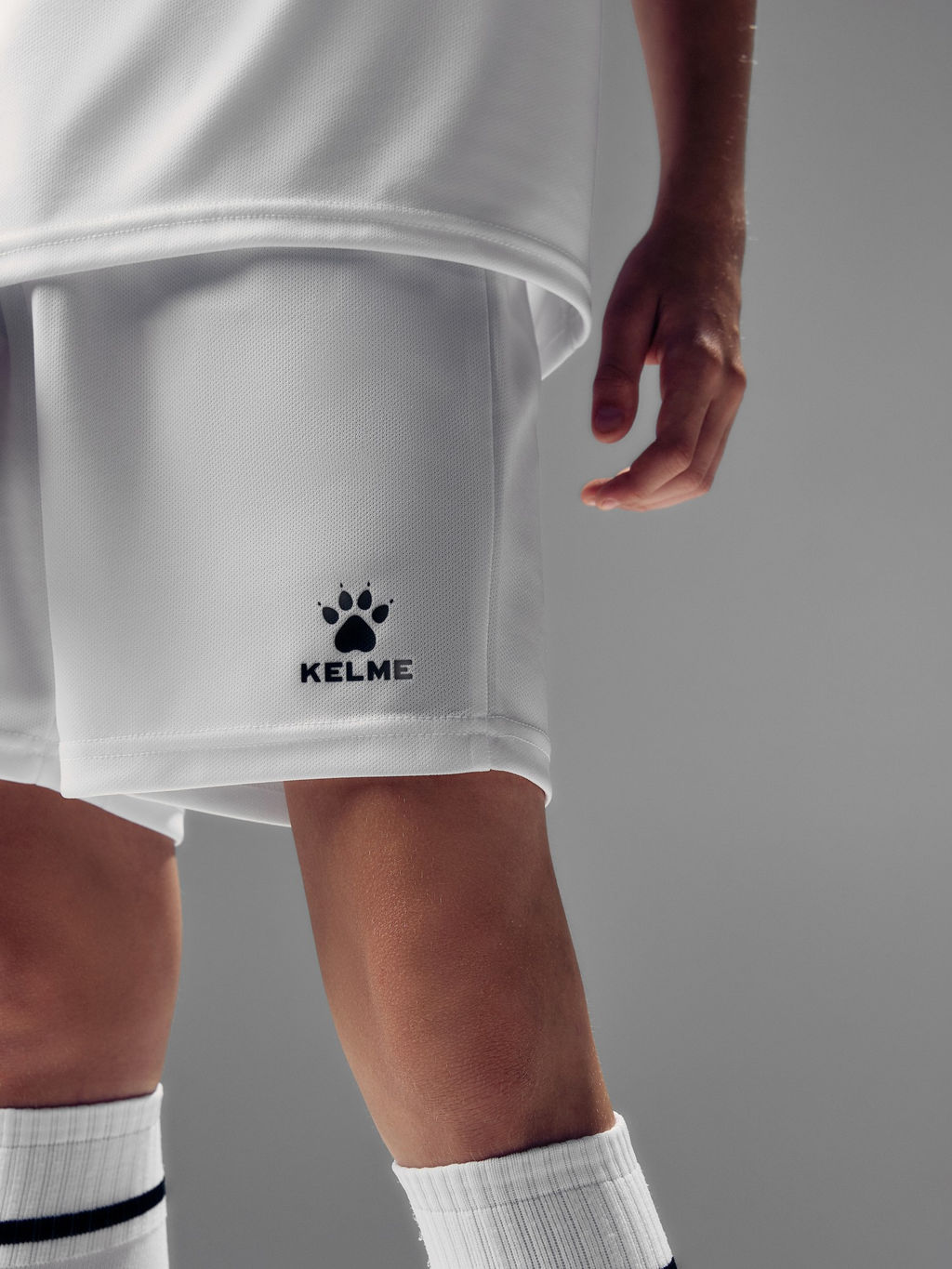Детская футбольная форма KELME Football Suit (White/Black)