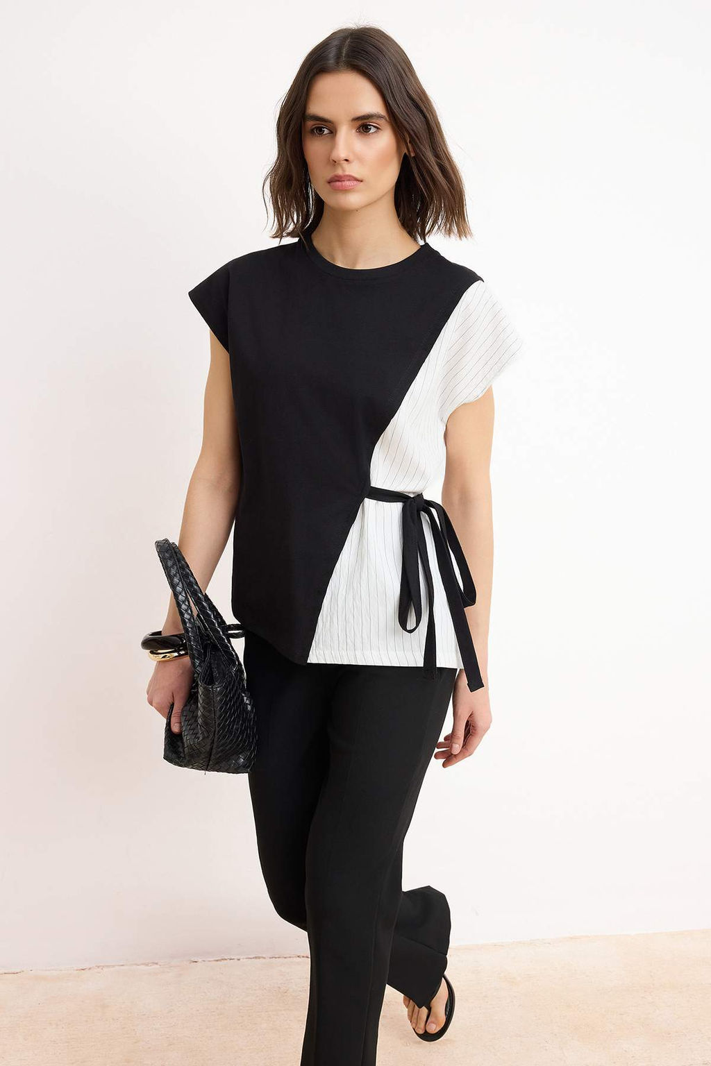 Trendyolmilla Siyah Pilise ve Baglama Detayl? Relaxed/Rahat Kal?p Orme Bluz TWOSS25BZ00094  фото 27
