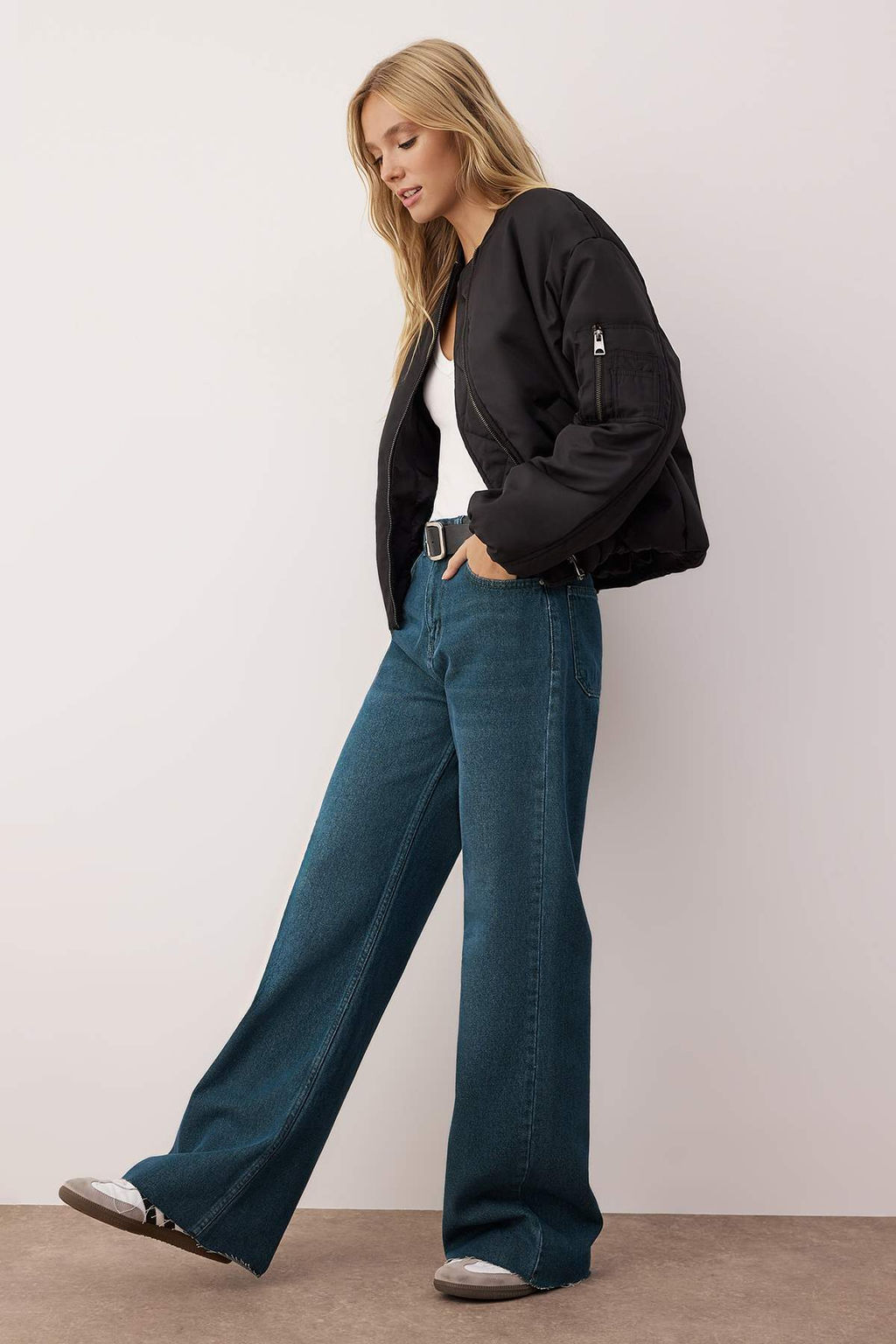Koyu Mavi Yuksek Bel Genis Paca Wide Leg Jeans TWOAW26JE00080