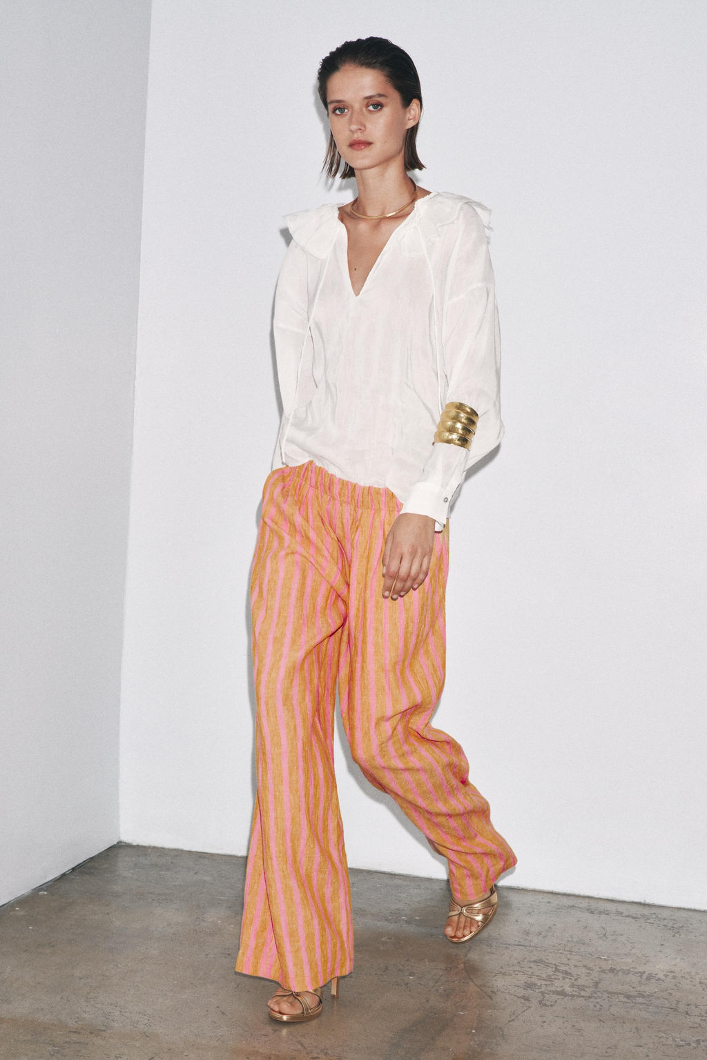 STRIPED LINEN BLEND TROUSERS ZW COLLECTION - Zara фото 2