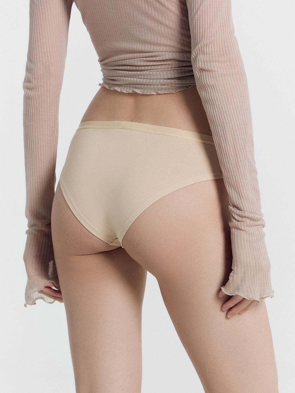 Цена за 2 штуки! Трусы женские слипы в бежевом цвете