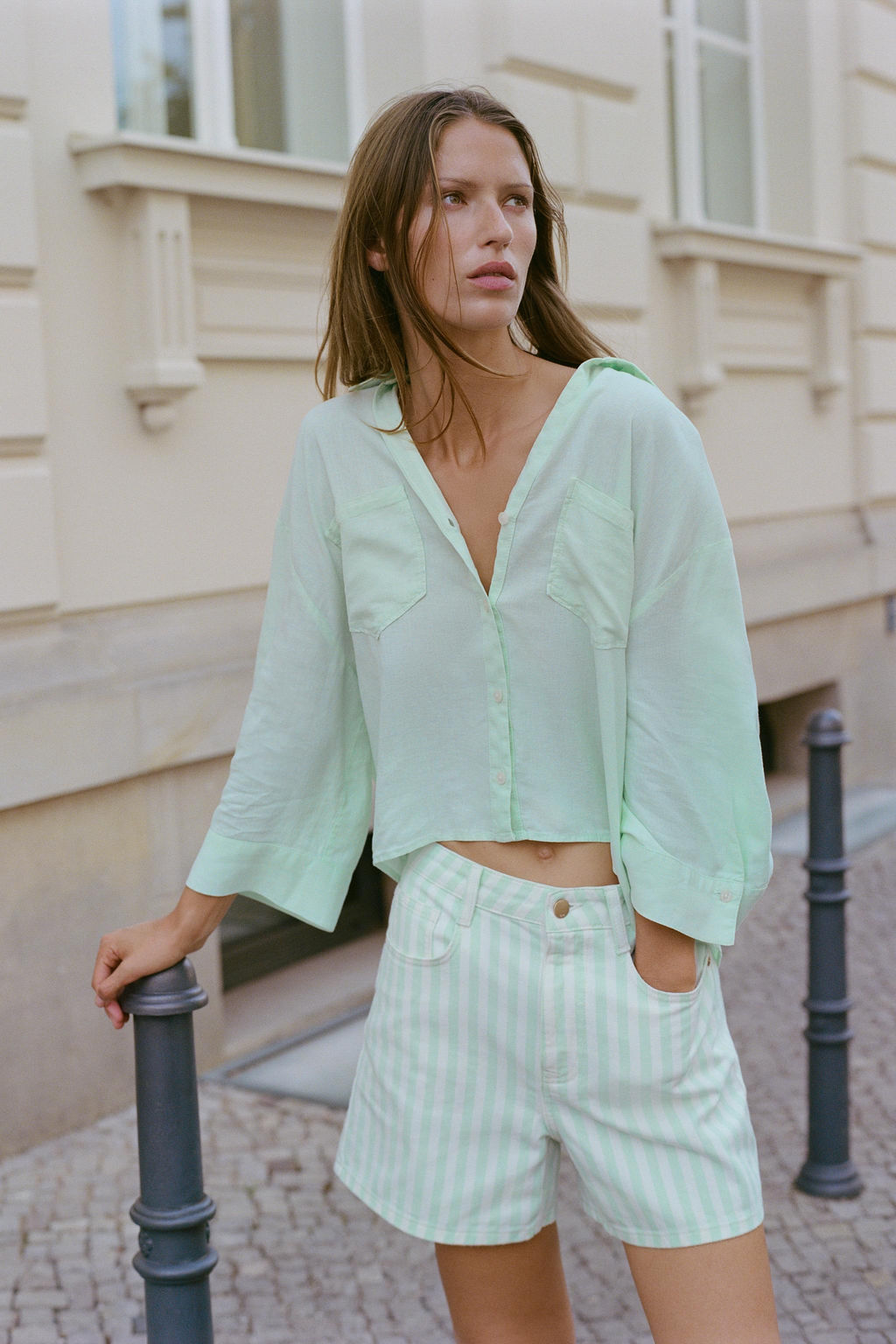 CAMISA FLUIDA CON LINO / Menta - Zara фото 2