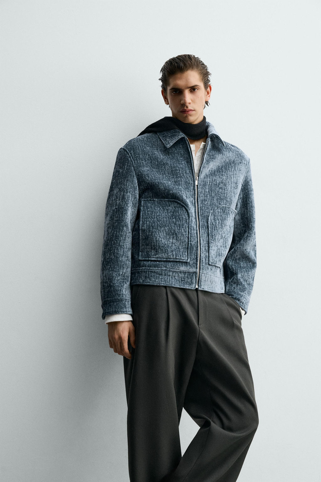 EMBOSSED FLOCKED JACKET