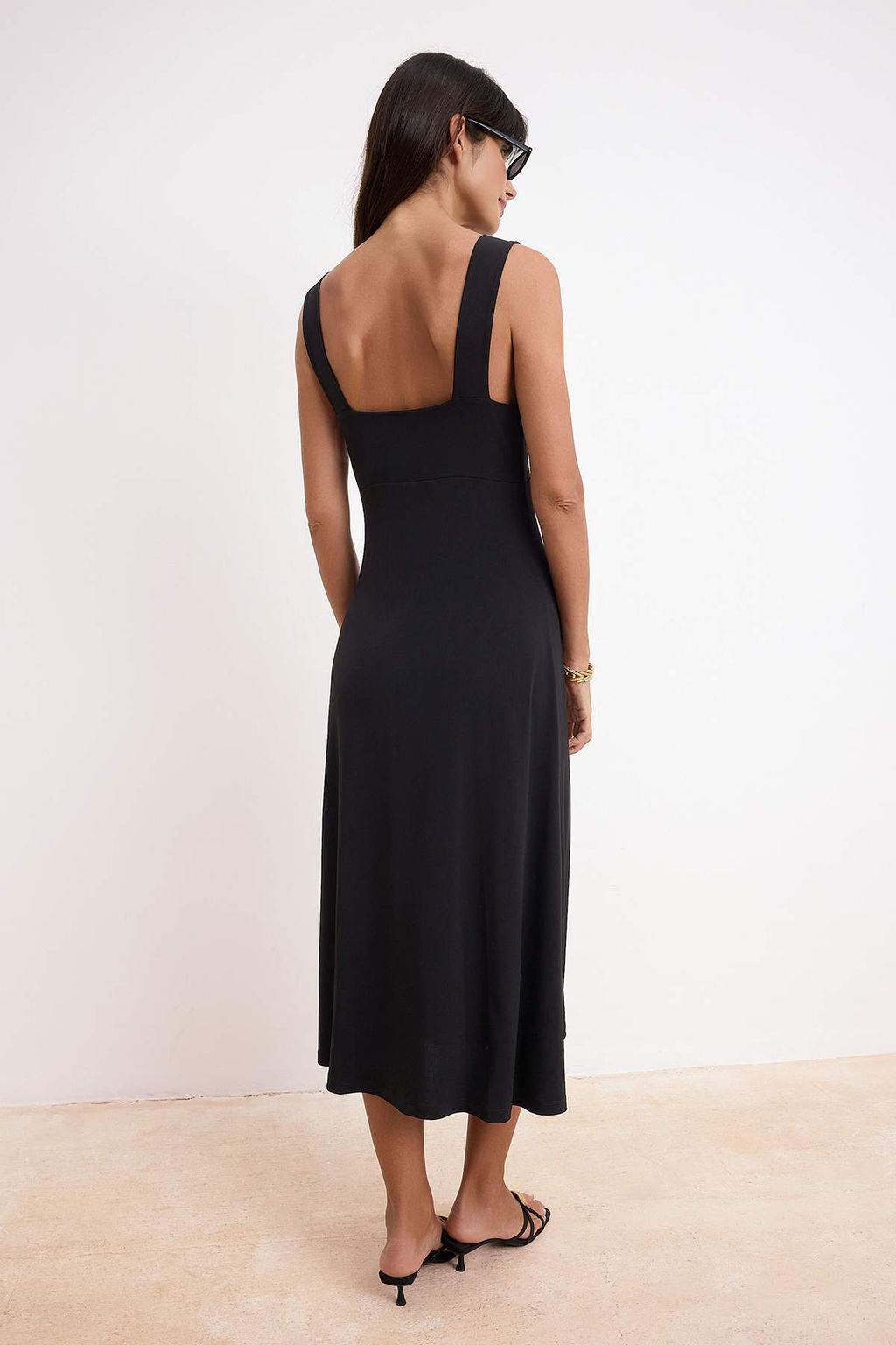 Siyah A-Kesim/Can Form V Yaka Kolsuz Dantel Detayl? Midi Saten Orme Elbise TWOSS26EL00263