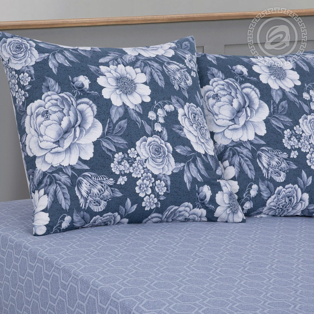 Постельное белье Дарьяна (поплин DE LUXE) Семейный/Пододеяльник: 2 шт. - 215*145; Простыня: 1 шт. - 215*240; Наволочка: 2 шт. - 70*70; DE LUXE