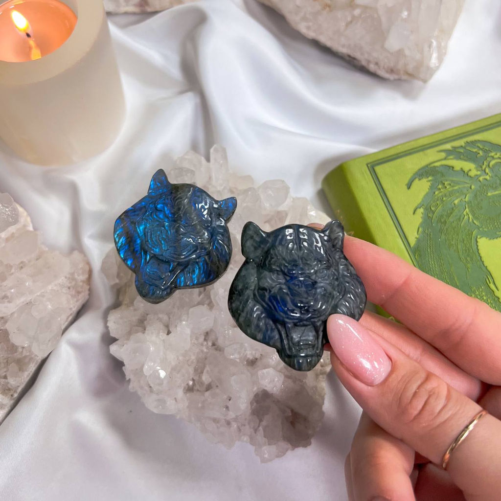 Фигурка резная "Тигр" из Лабрадора