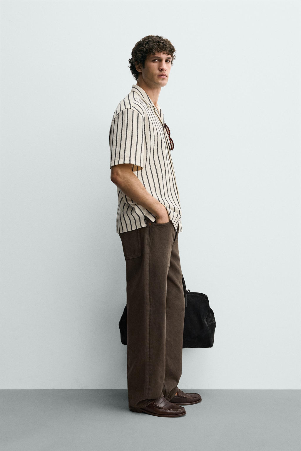 CAMISA ESTRUCTURA TEXTURA / Crudo / Negro